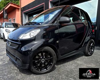 smart fortwo 69000KM TOTAL BLACK UNIPRO!