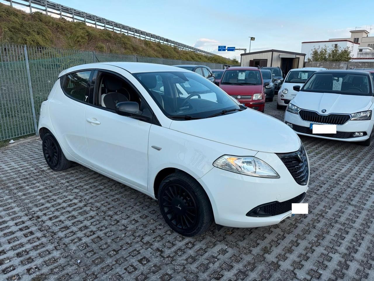 Lancia Ypsilon 1.2 69 CV 5 porte Elefantino-2015
