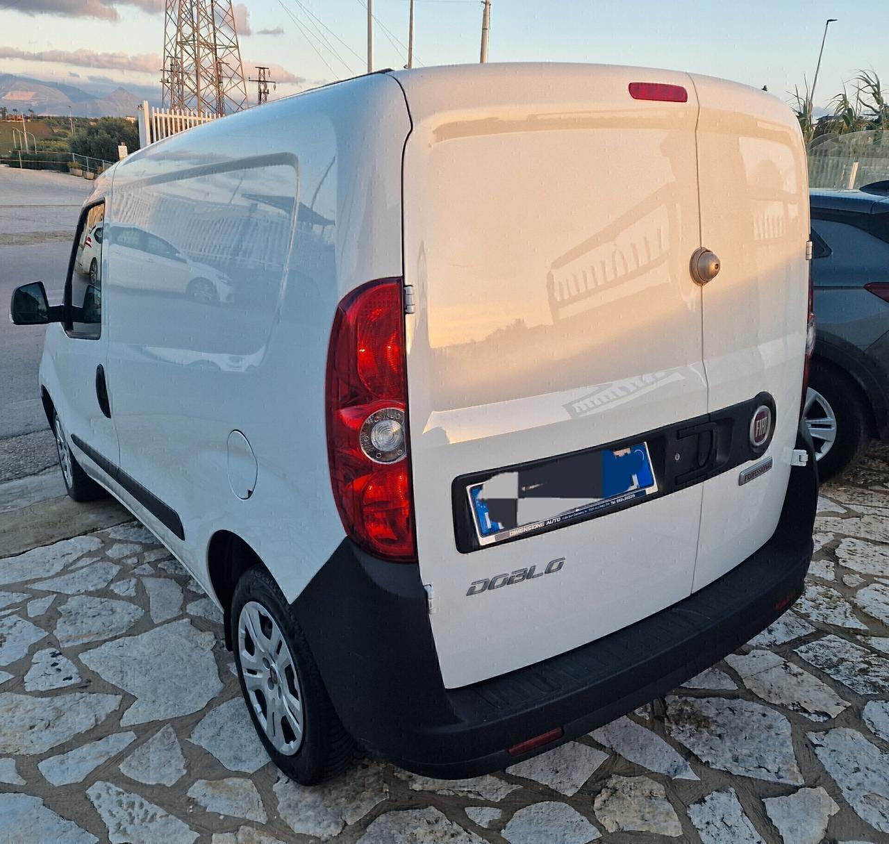 FIAT Doblò 1.6 MJT 105CV Lounge 3POSTI 2022