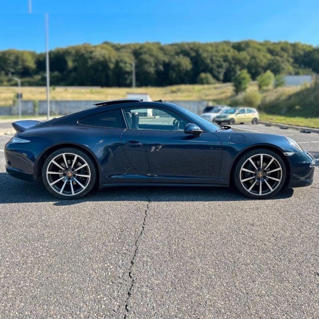 Porsche 911 3.4 Carrera 4 Coupé