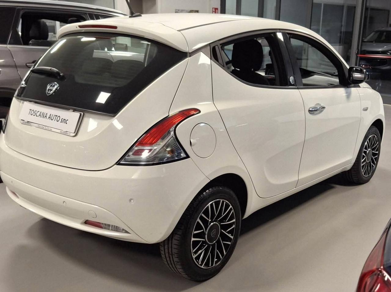 Lancia Ypsilon 1.2 69 CV 5 porte GPL Platinum