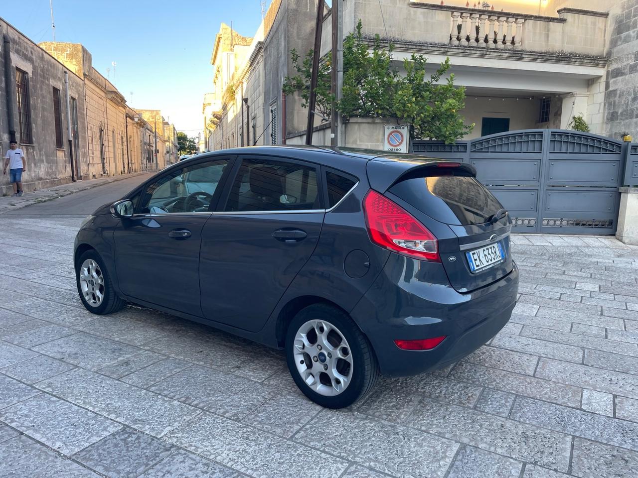 Ford Fiesta 1.4 TDCi 70CV 5 porte Titanium