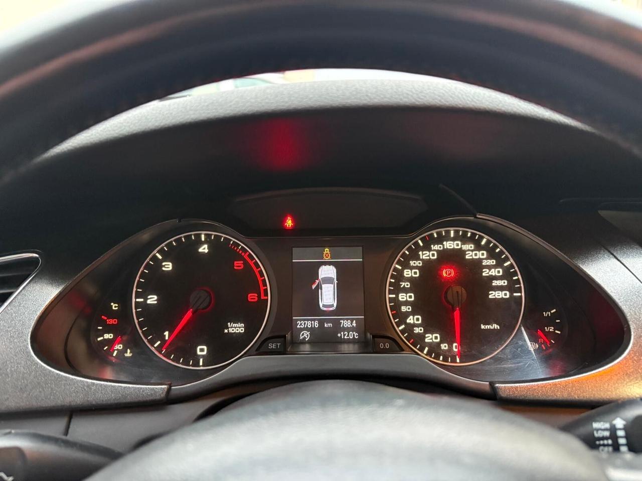 Audi A4 2.0 TDI S-LINE