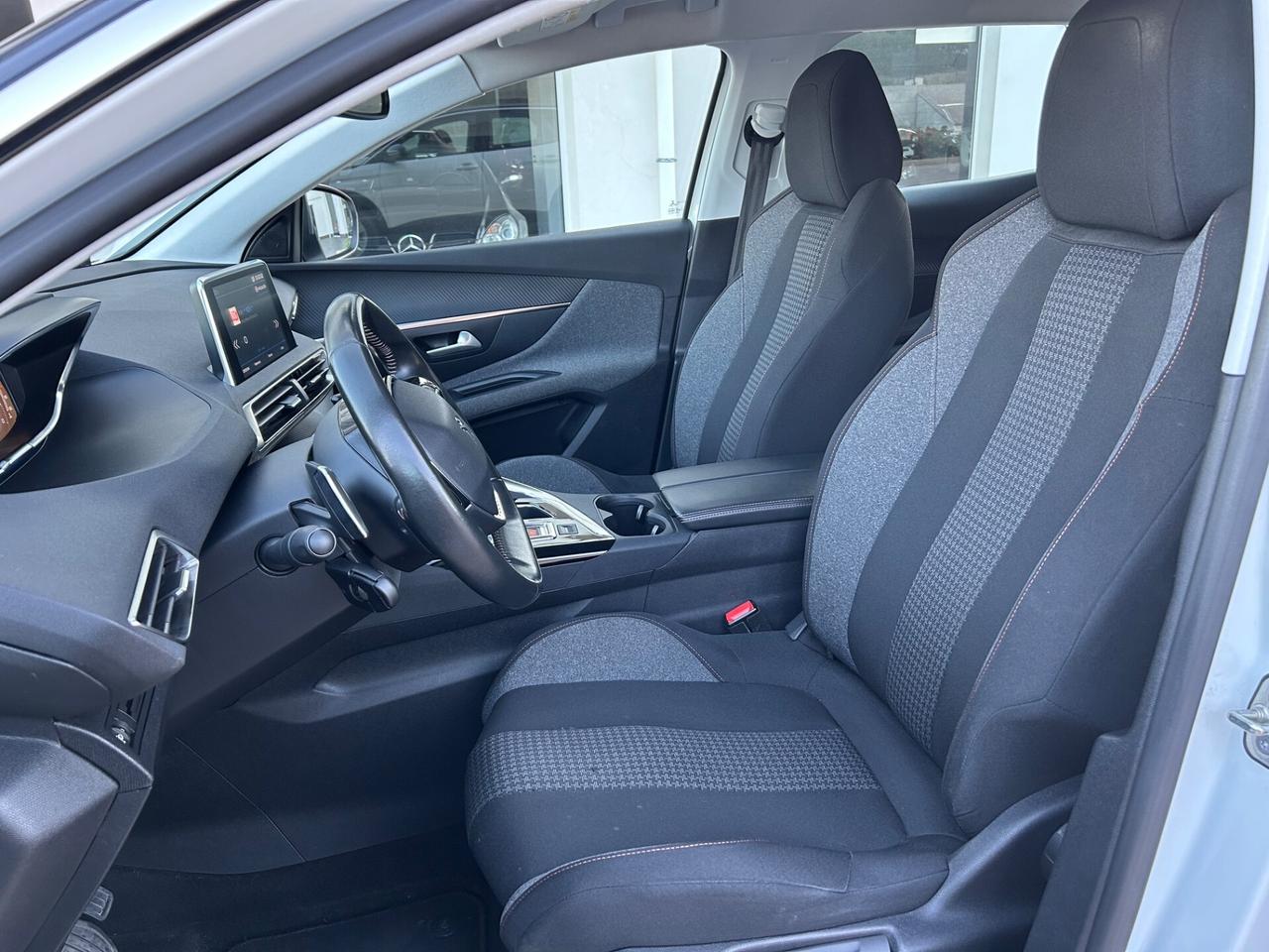 Peugeot 3008 BlueHDi 130 S&S EAT8 Active