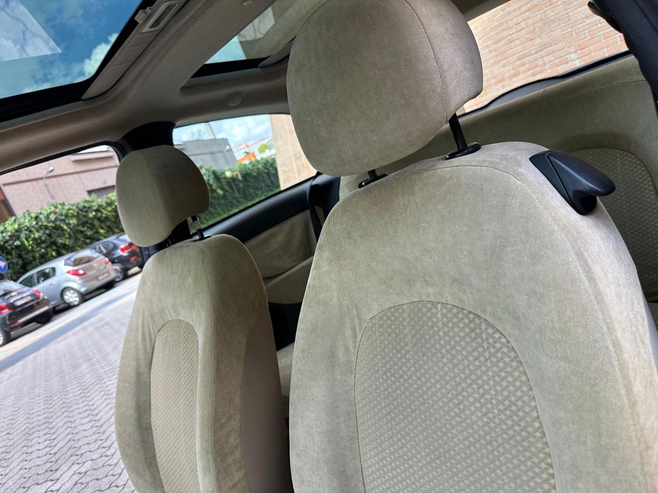 Lancia Ypsilon 1.3 MJT 90 CV Platino
