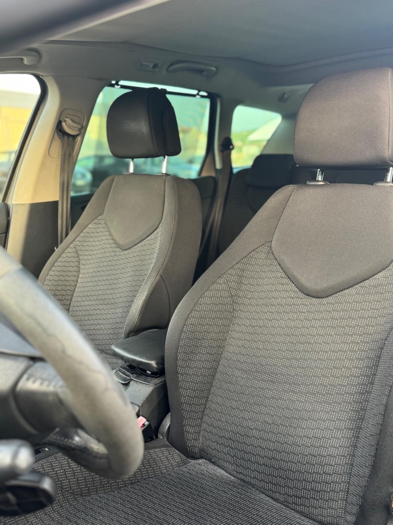 Peugeot 308 1.6 HDi 110CV SW Ciel Féline