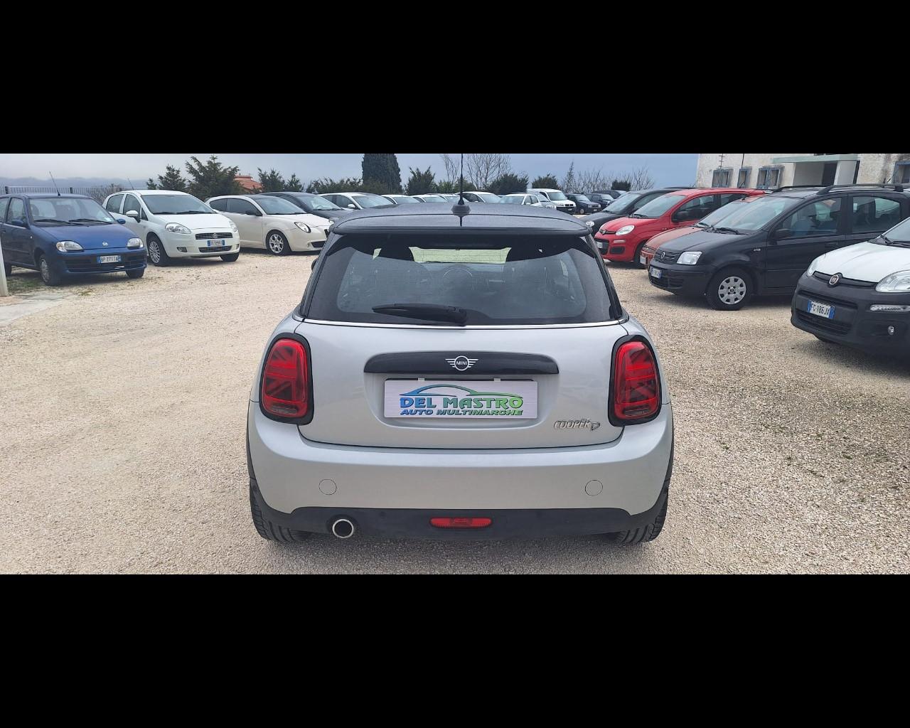 MINI Mini 4ª serie (F56) - Mini 1.5 Cooper D