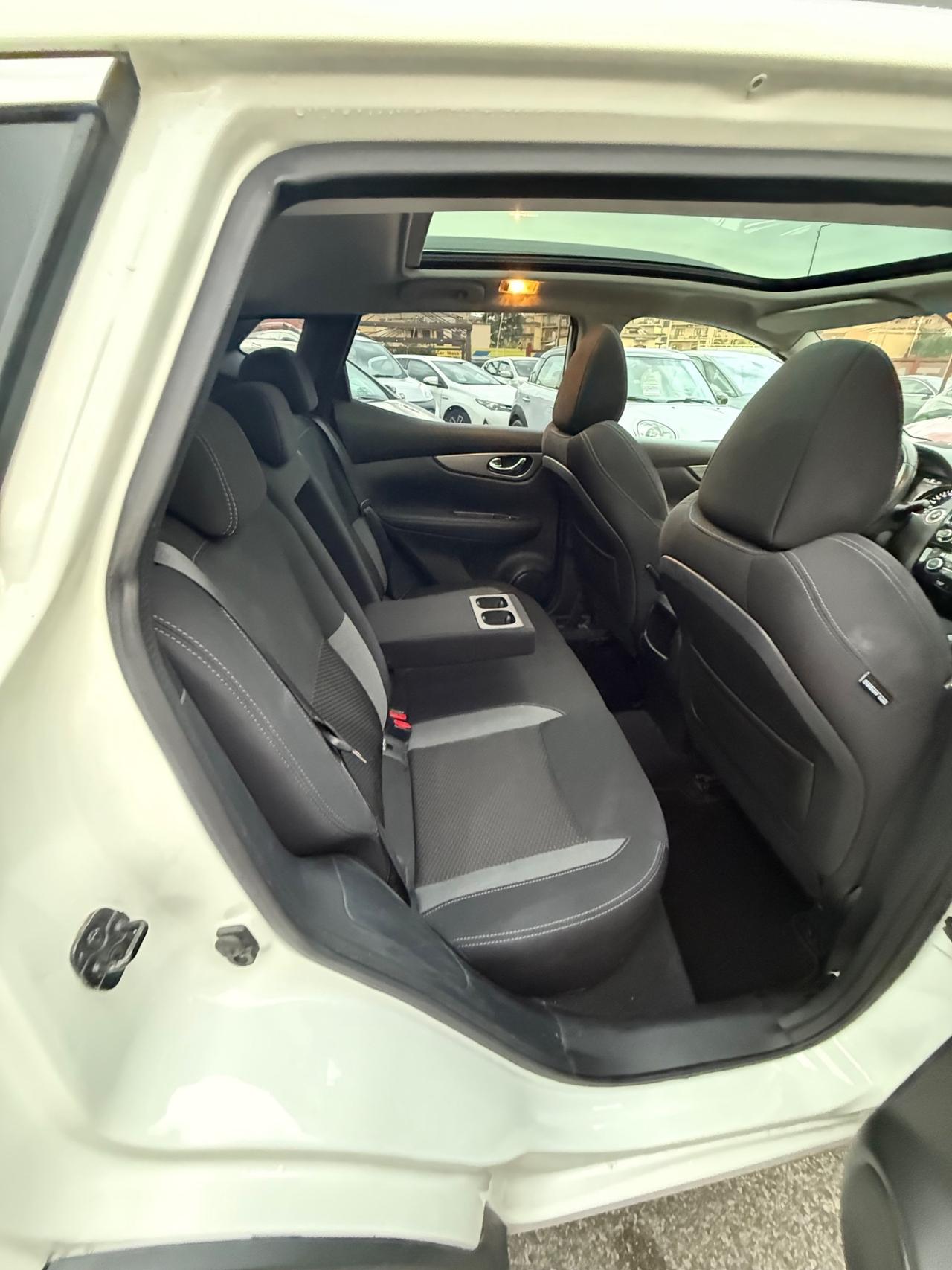 Qashqai 1.5 dCi 115 CV Tekna( 65 mil km )-rate-garanzia