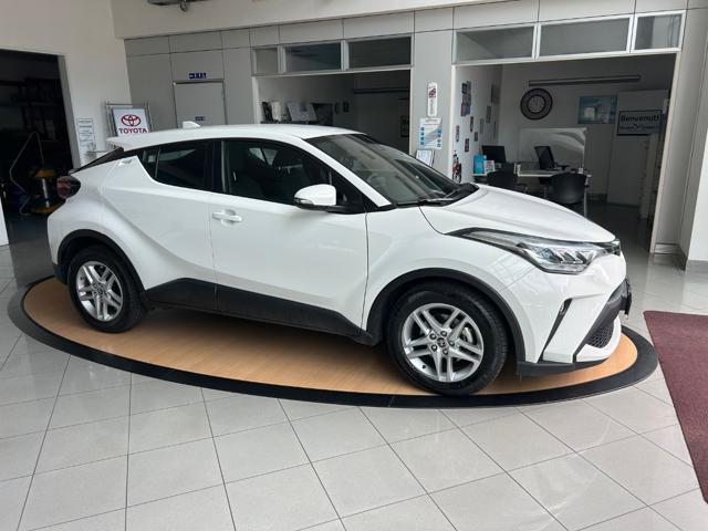 TOYOTA C-HR 1.8 Hybrid E-CVT Business