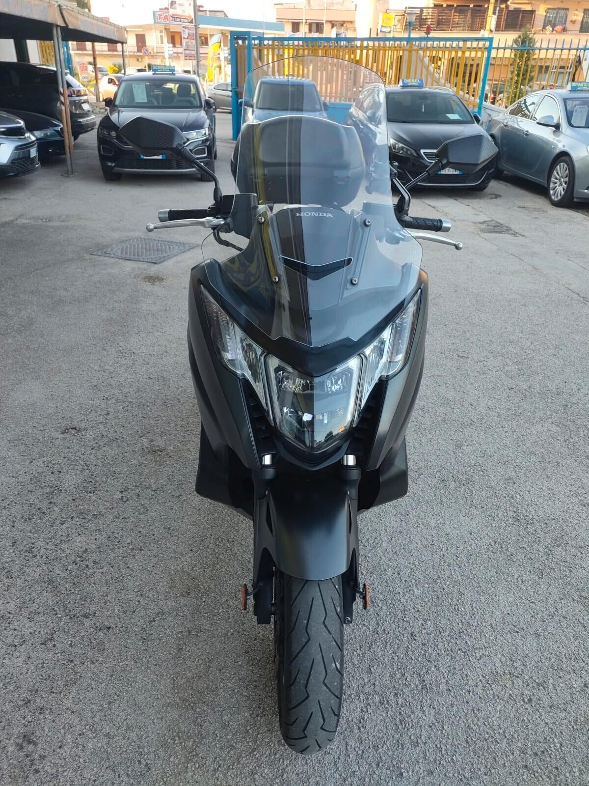 Honda Integra 750 S
