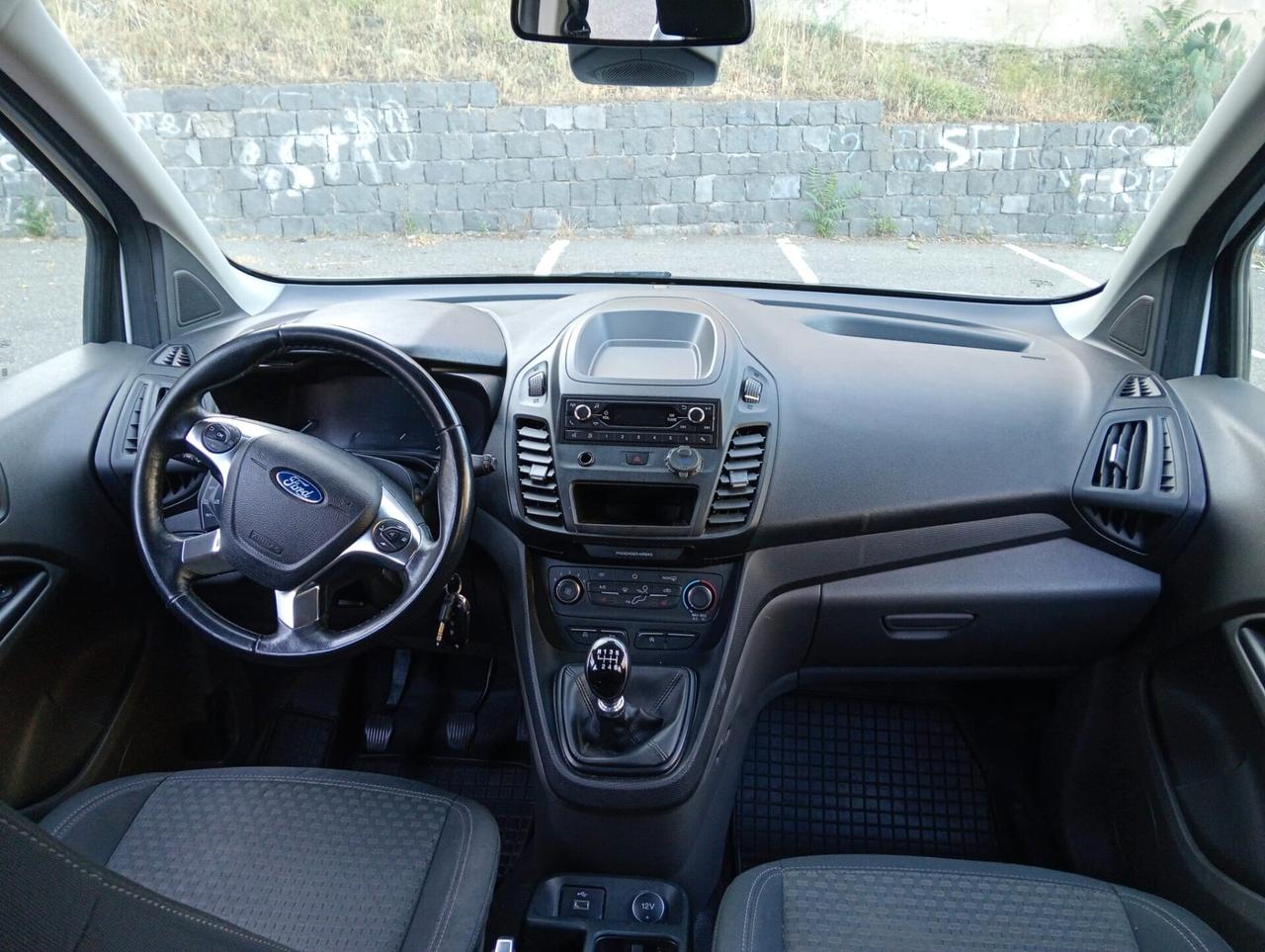 Ford Transit Connect Pianale ribassato con rampa disabili carrozzina