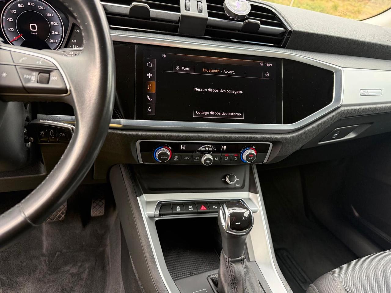 Audi Q3 2.0 TDI 150 CV S tronic line Edition