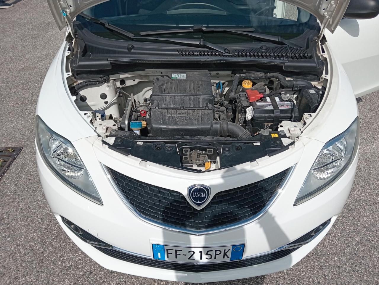 Lancia Ypsilon 1.2 69CV 5 porte OK NEOPATENTATI