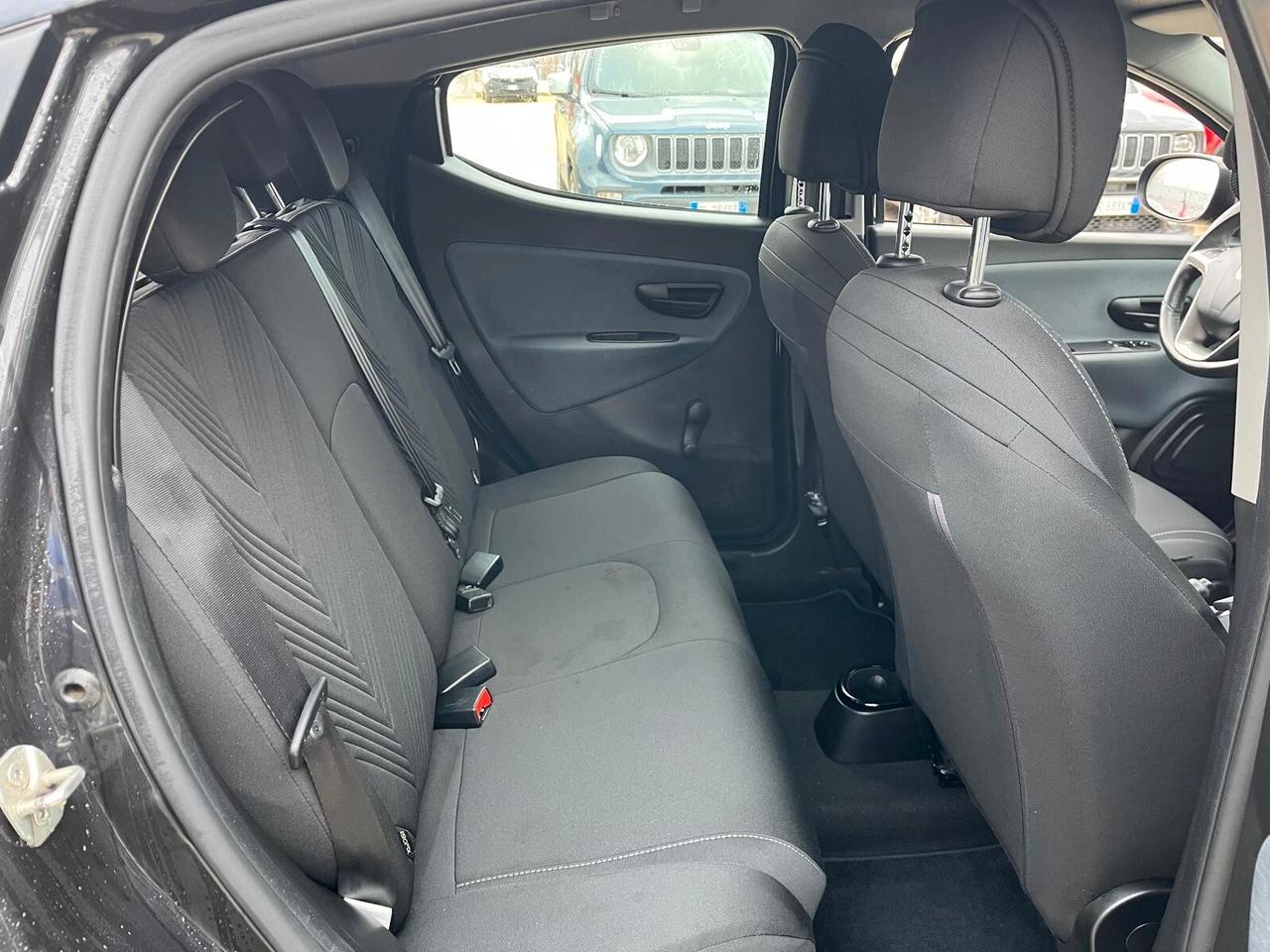 Lancia Ypsilon 1.0 FireFly 5 porte S&S Hybrid Gold