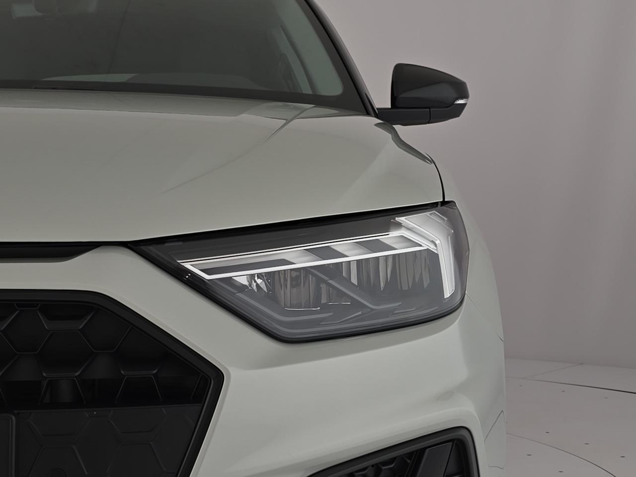 Audi A1 sportback 30 1.0 tfsi identity black 116cv s-tronic