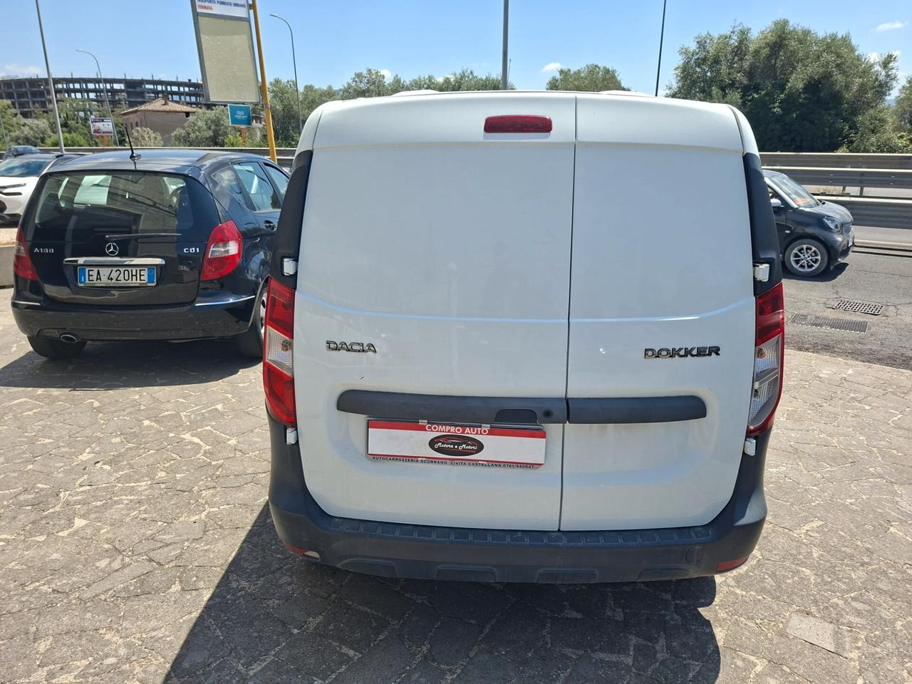 Dacia Dokker 1.5 Blue dCi 8V 75CV Comfort appena sostituita distribuzione pompa acqua