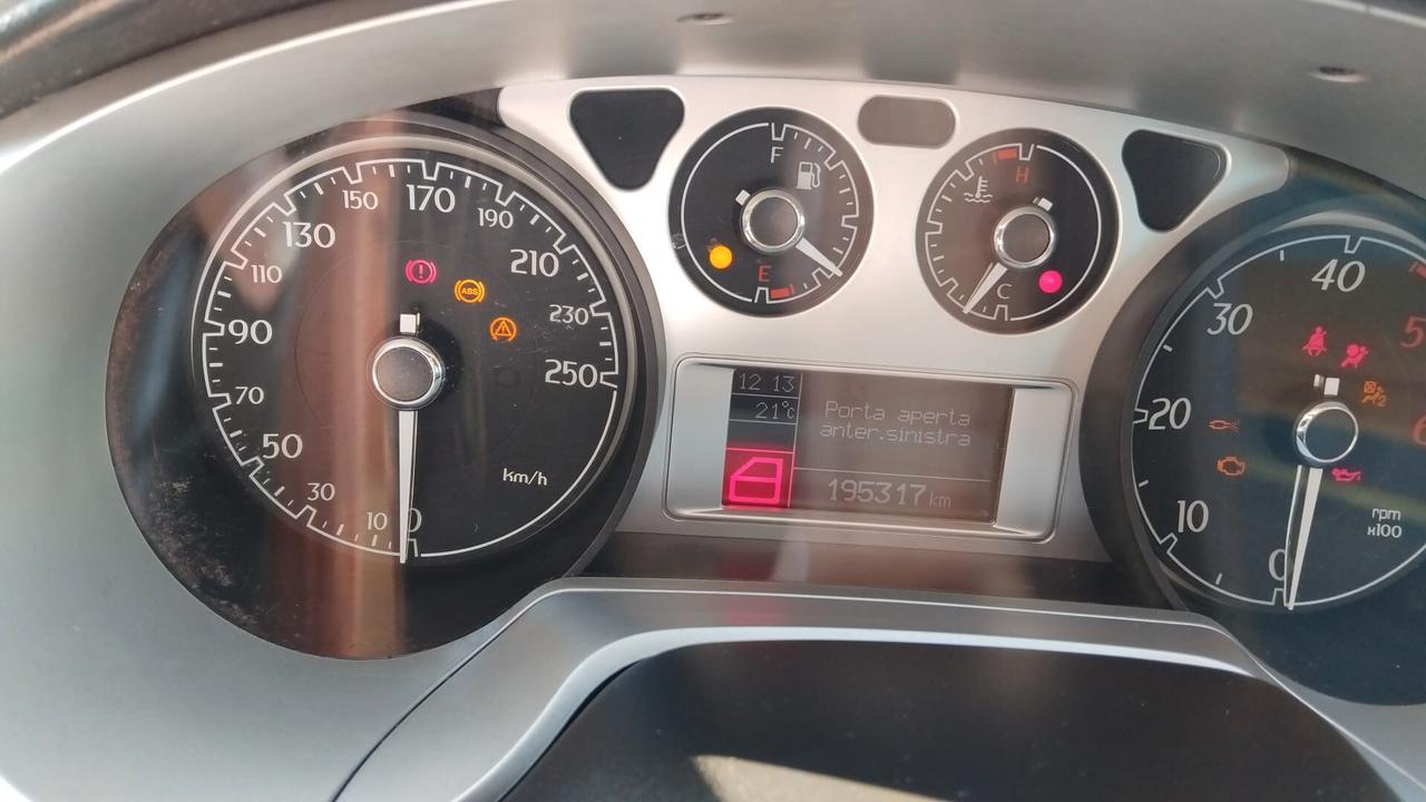 Lancia Delta 1.9 MJT Twinturbo DPF Platino X COMMERCIANTI