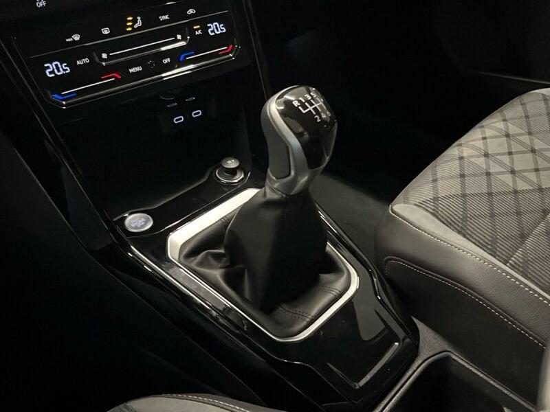 Volkswagen T-Roc Nuovo R-Line 1.0 TSI 81 kW (110 CV) Manuale