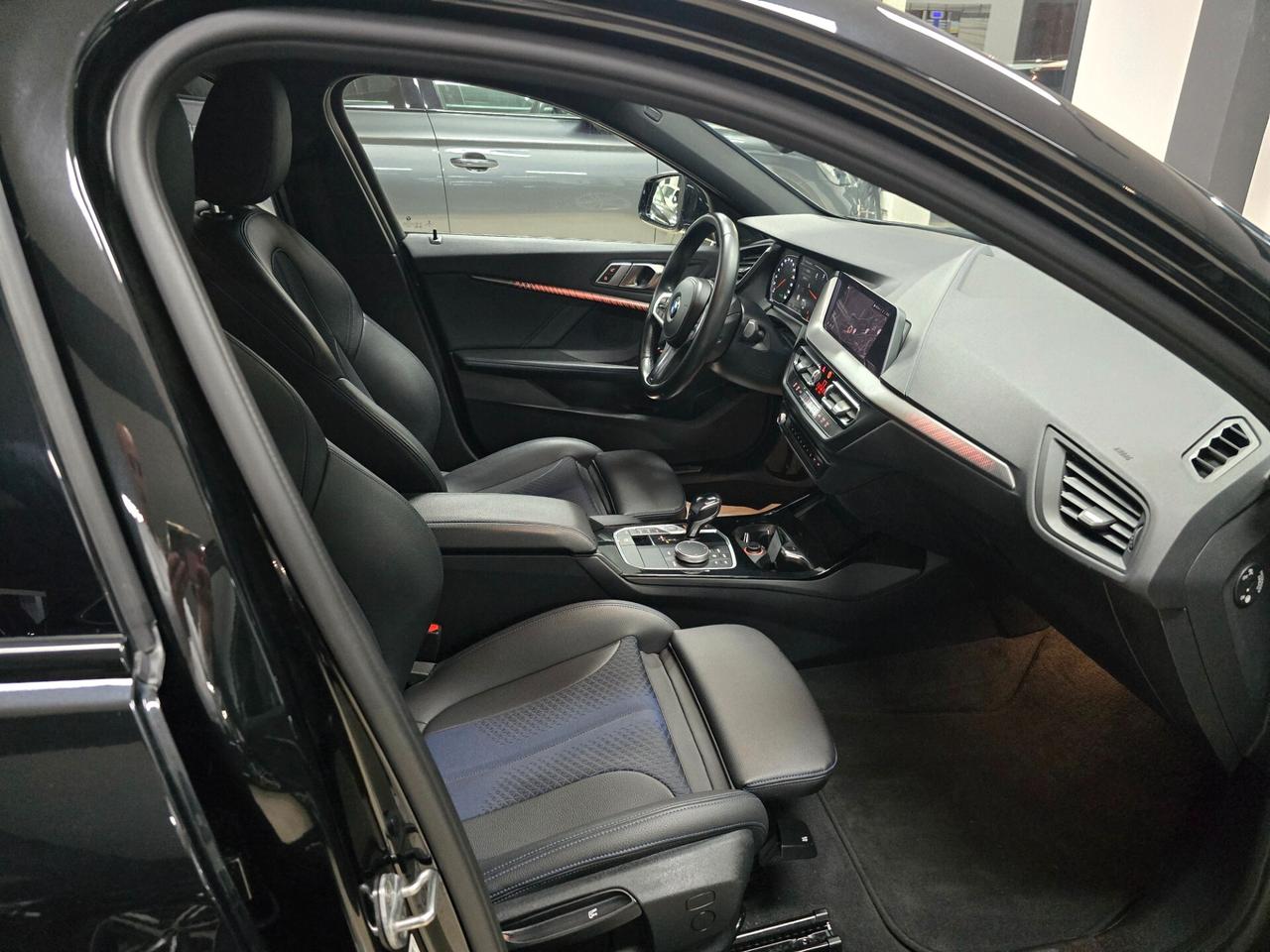 Bmw 118 118d 5p. Msport