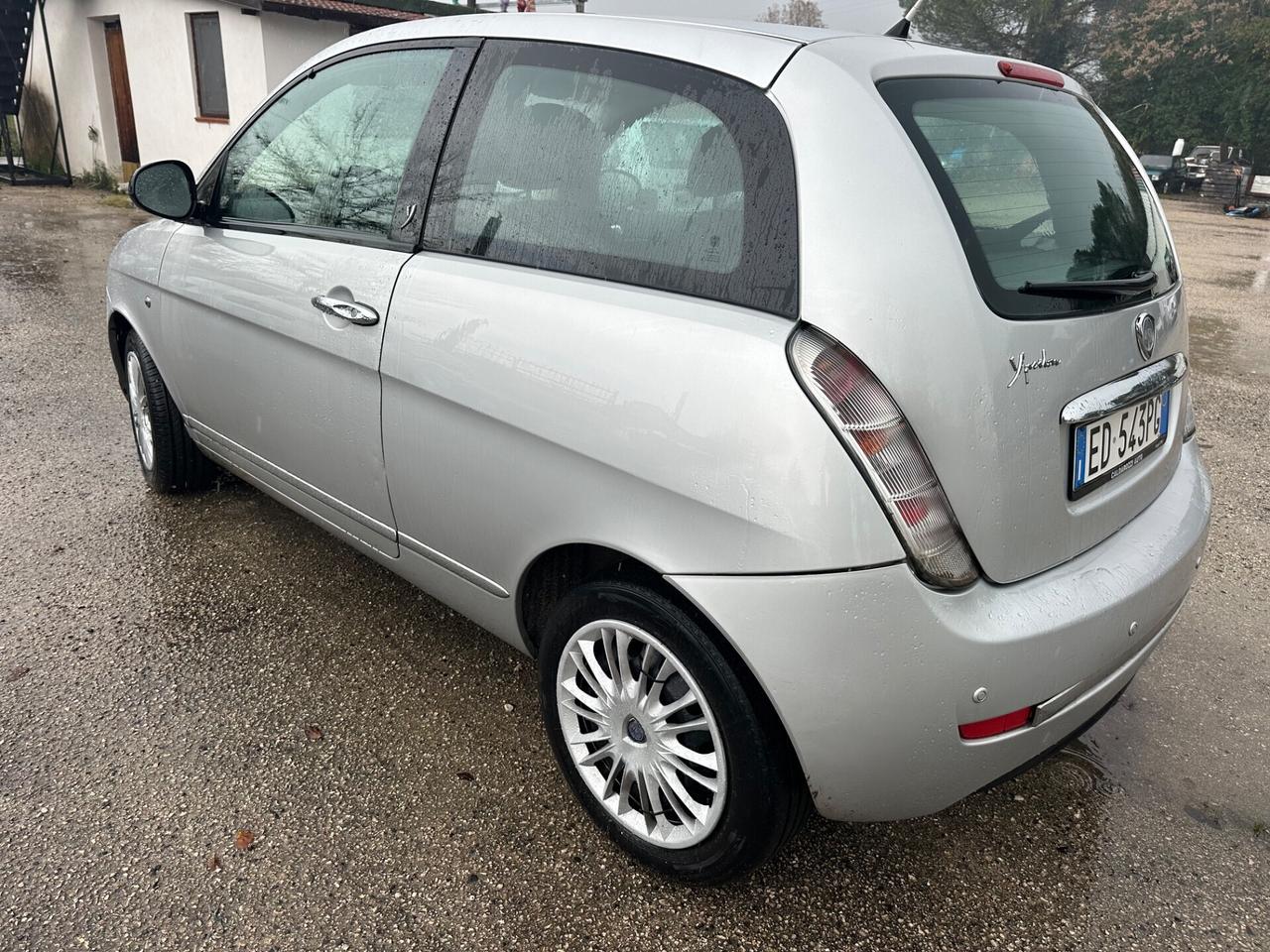 Lancia Ypsilon 1.3 MJT 75 CV