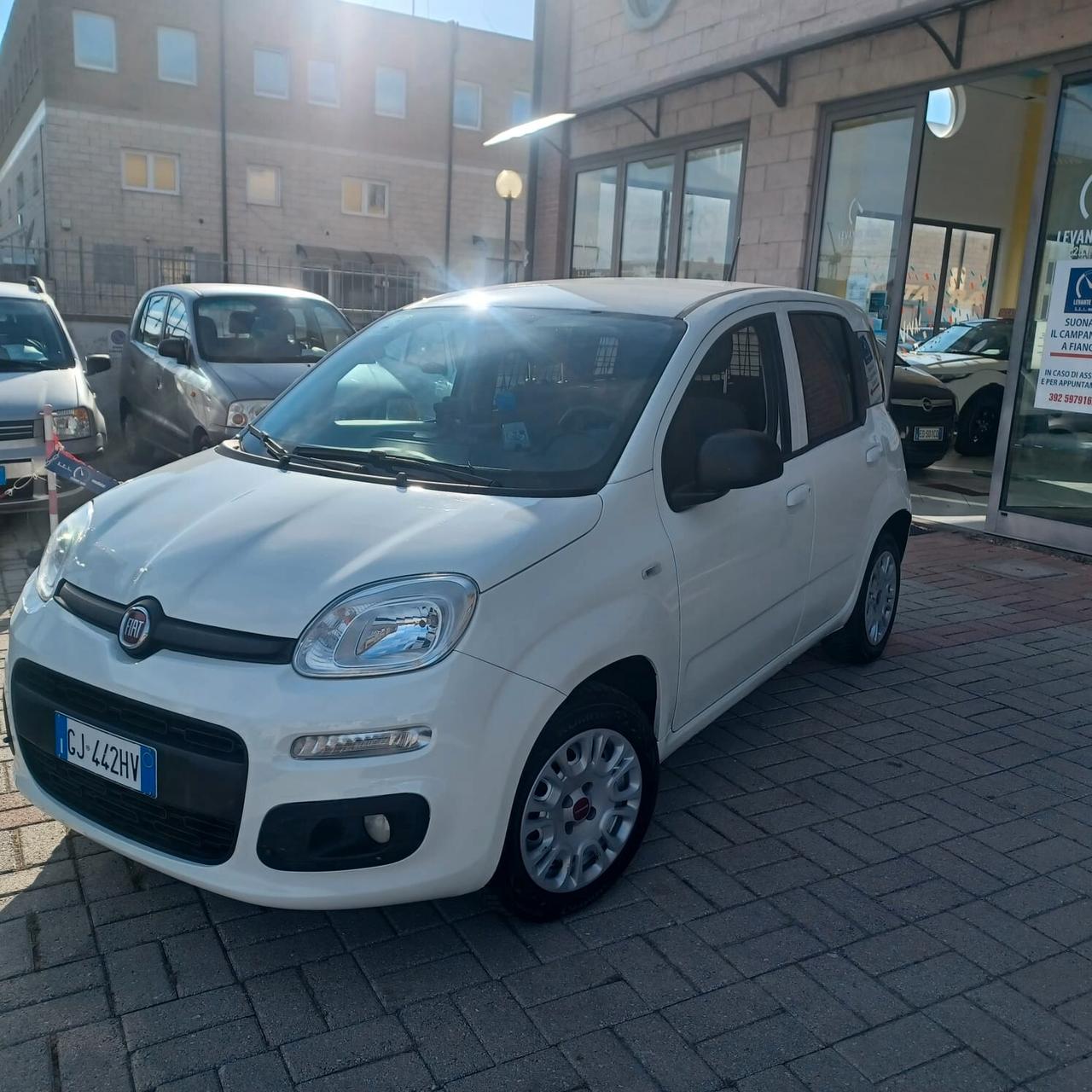 35188KM FIAT PANDA VAN 1.0 HYBRID IVA ESPOSTA