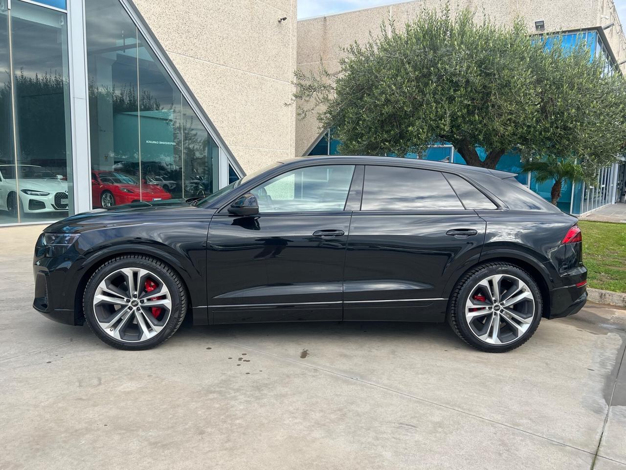 Audi Q8 3.0tdi S-line possibilità noleggio no scoring