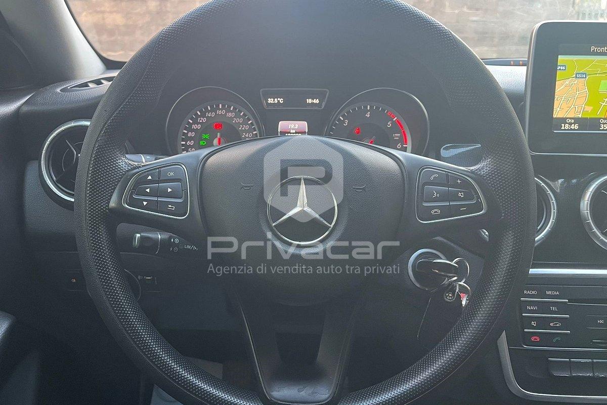 MERCEDES CLA 200 d Premium