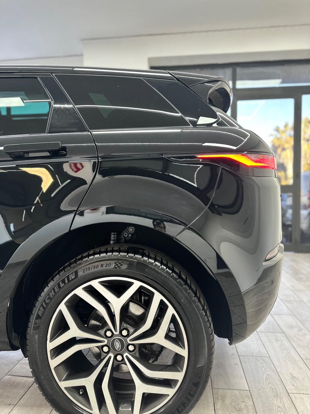 Land Rover Range Evoque 2.0D I4 180 CV AWD Auto R-Dynamic HSE