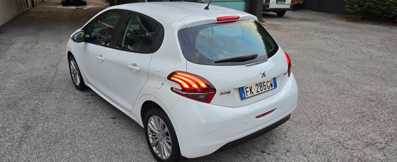 Peugeot 208 PureTech 82 5p. GPL Active