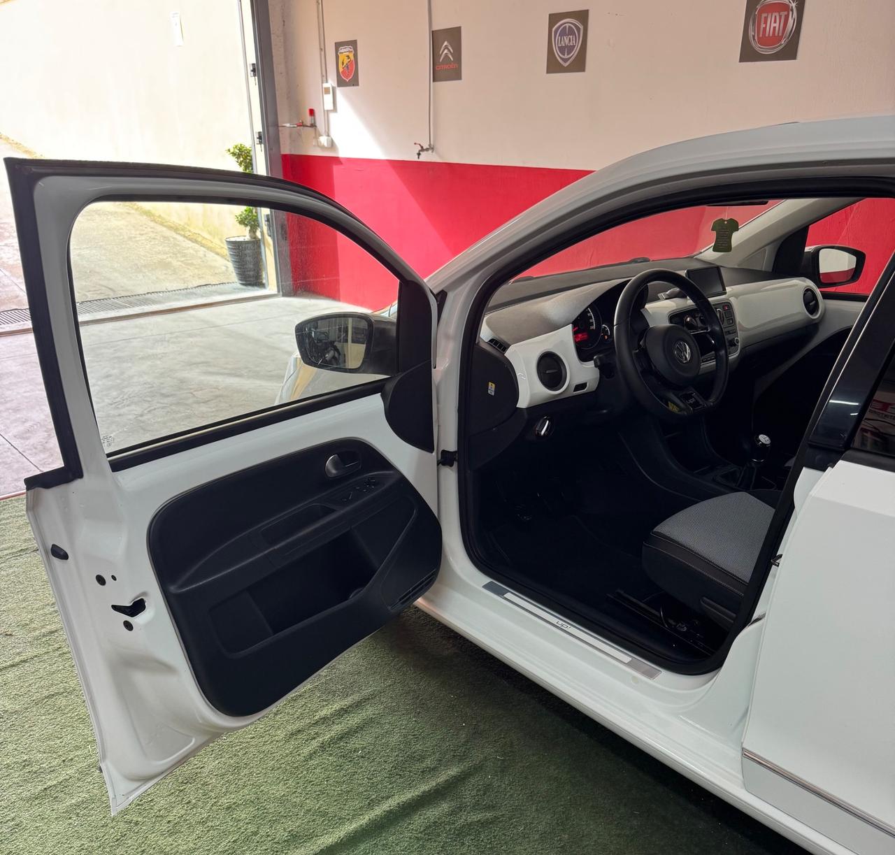Volkswagen up! 1.0 75 CV 5p. high,110000 CHILOMETRI