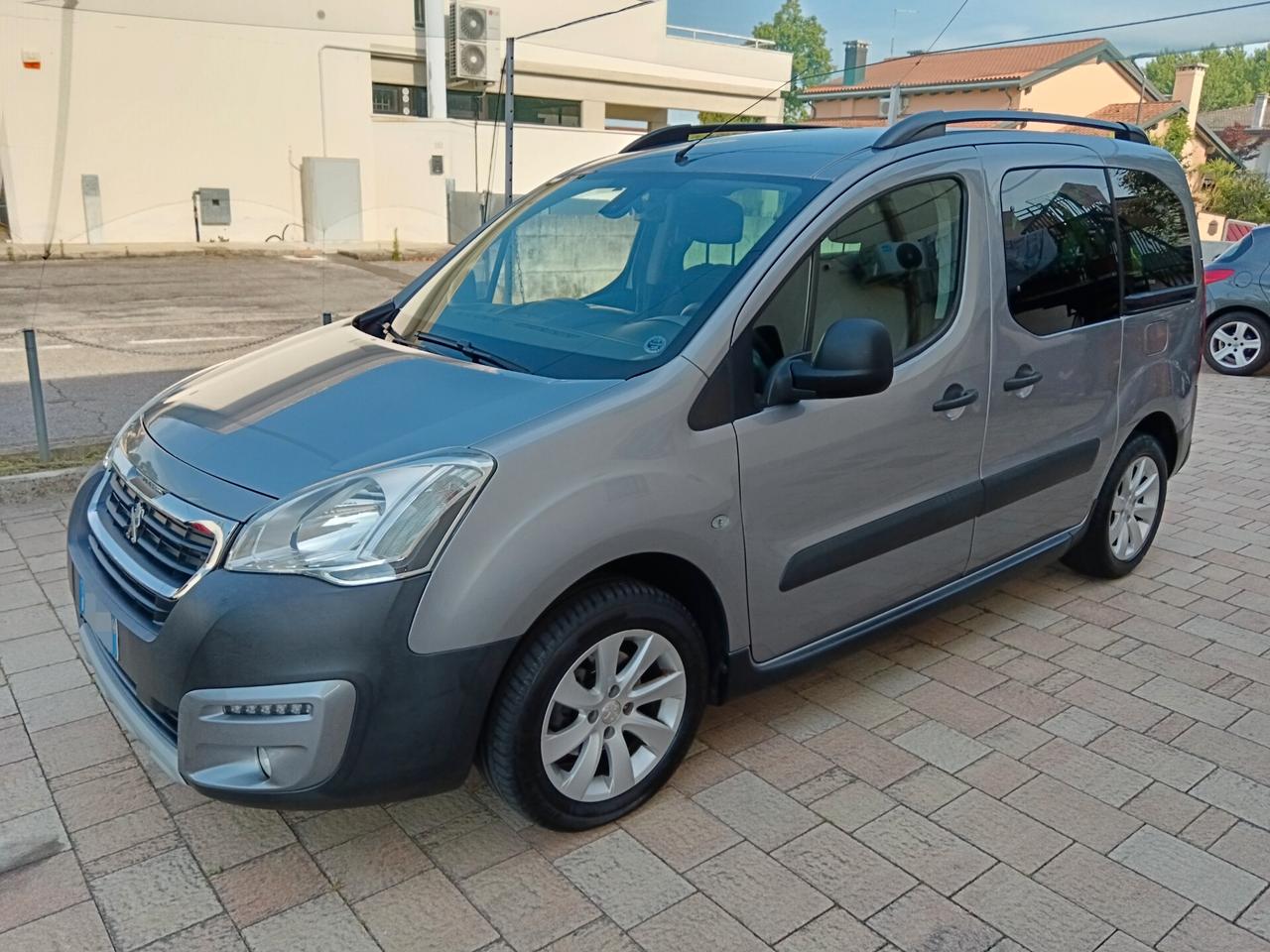 Peugeot Partner Tepee 1.6 HDI Outdoor