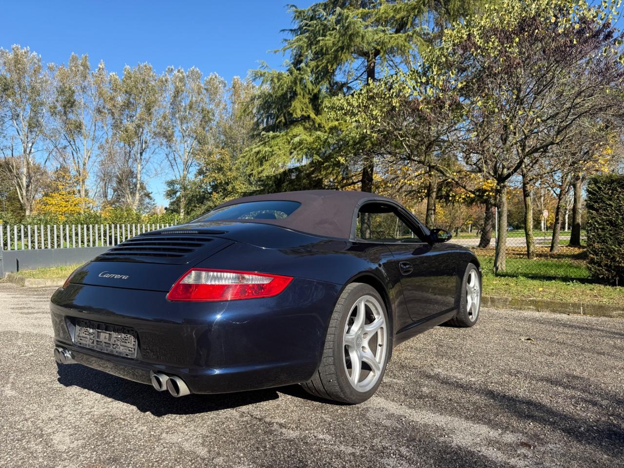 Porsche 911 Carrera Cabriolet