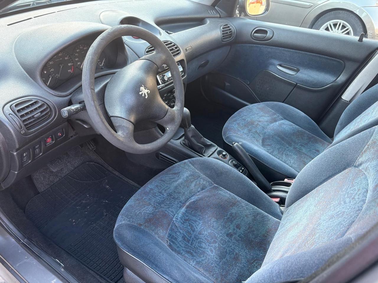 Peugeot 206 1.1 5p. XT