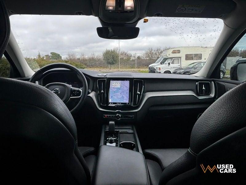 Volvo XC60 B4 automatico Plus Dark