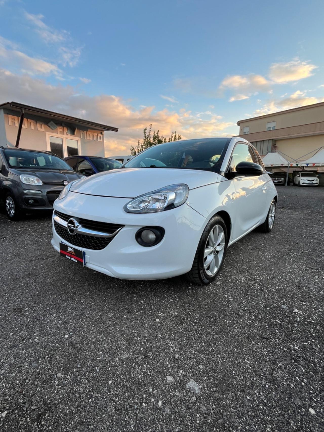 Opel adam