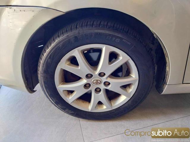 TOYOTA Corolla Verso 2.2 16V D-4D Luna 7pti