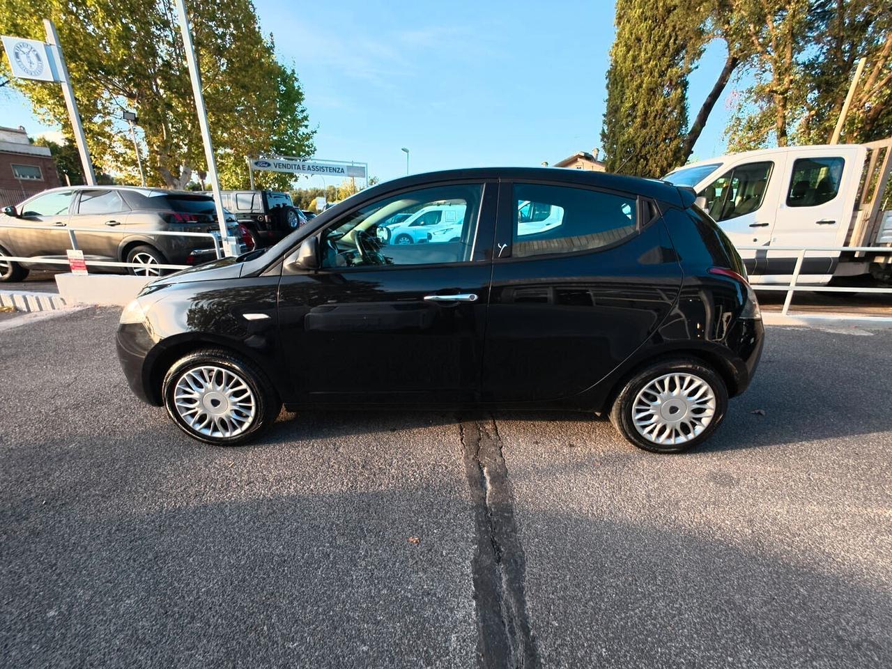 Lancia Ypsilon 1.2 69 CV 5 porte Silver