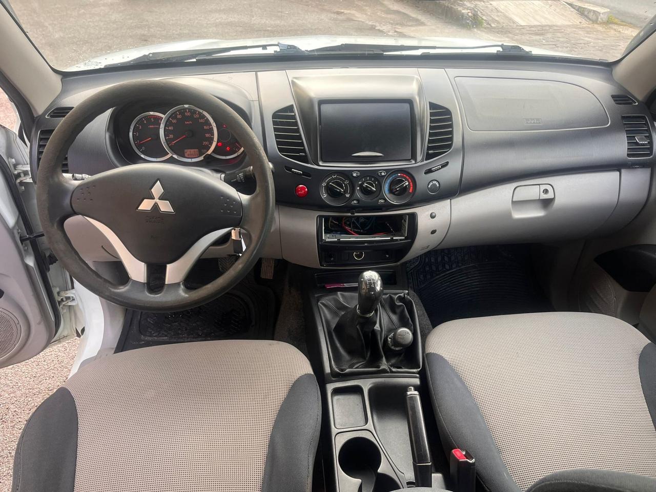 MITSUBISHI L200 2.5 DI-D-136CV DC Invite Plus