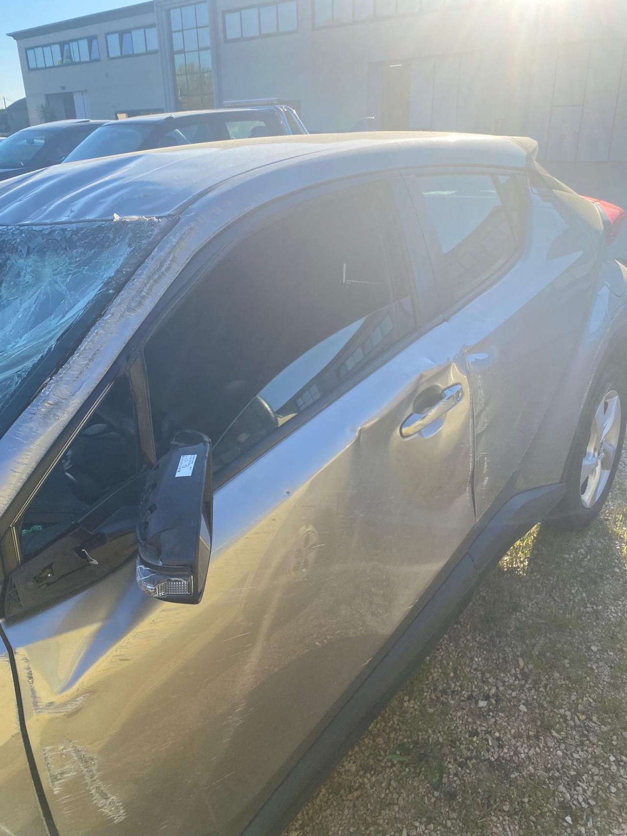 Toyota C-HR 1.8 Hybrid E-CVT Active INCIDENTATA