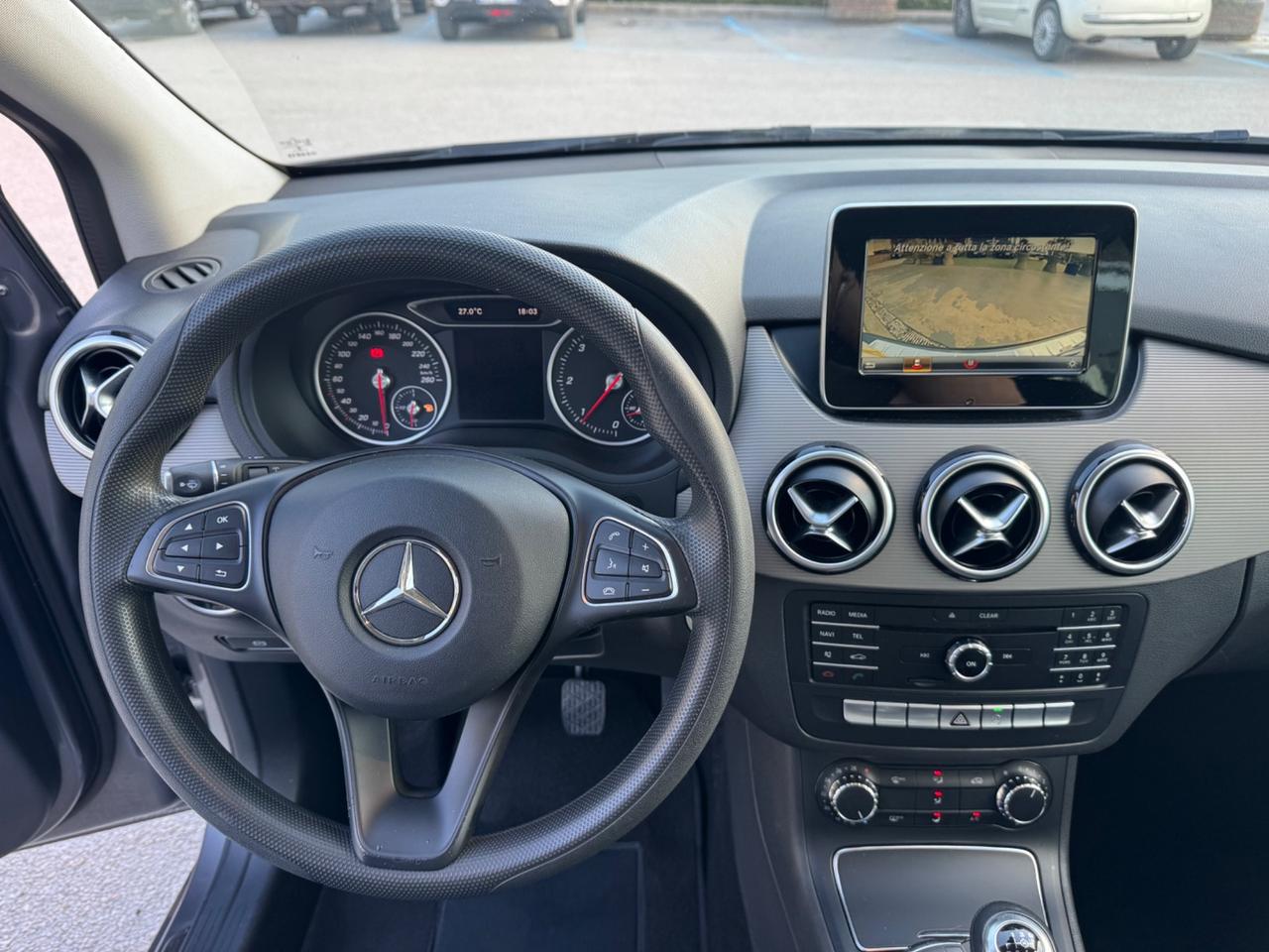 Mercedes-benz B 180 d Sport Retrocamera, Tempomat, Navi