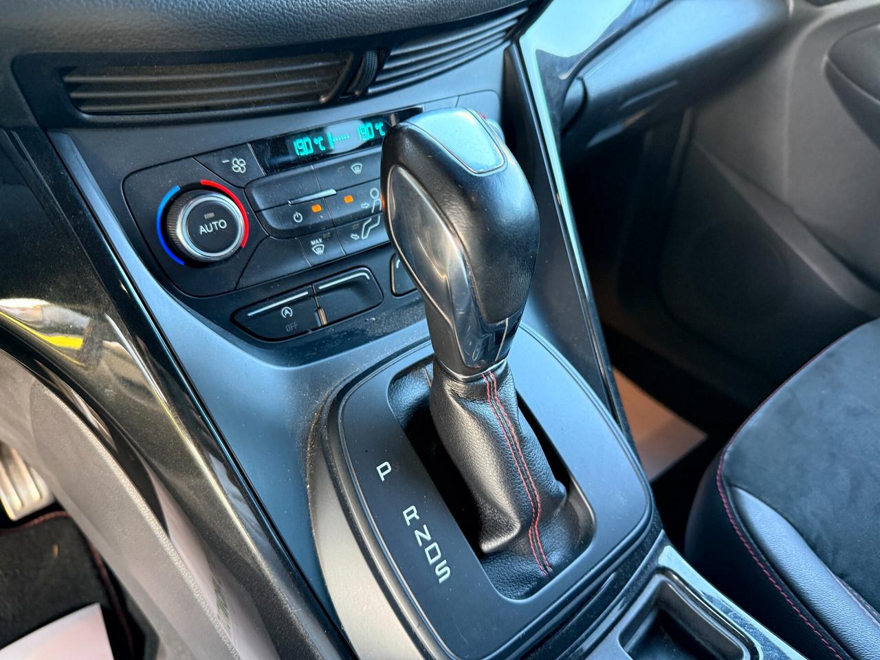 Ford Kuga 1.5 TDCI 120cv E6 Automatica ST-Line