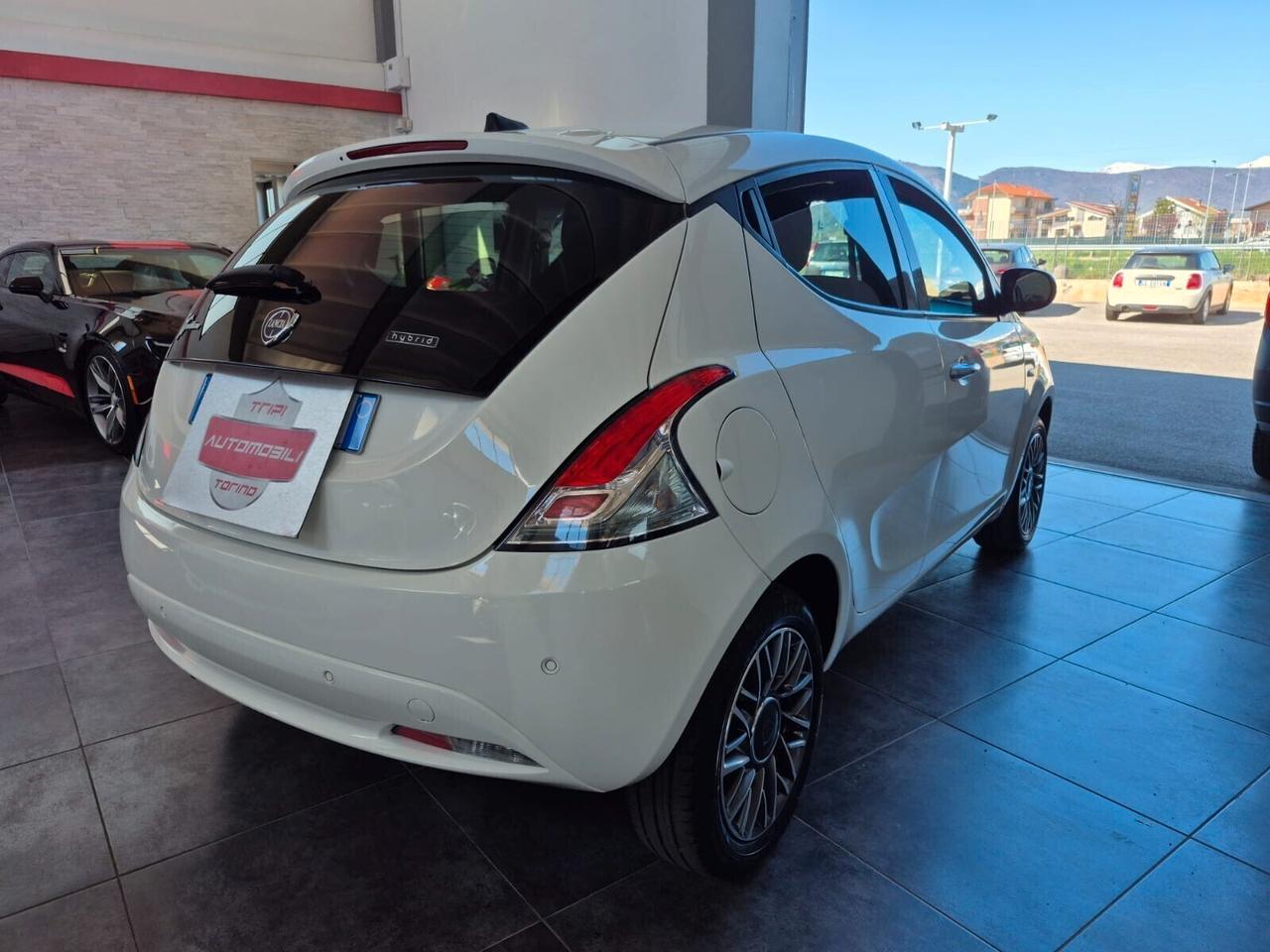 Lancia Ypsilon 1.0 FireFly 5p Hybrid Gold