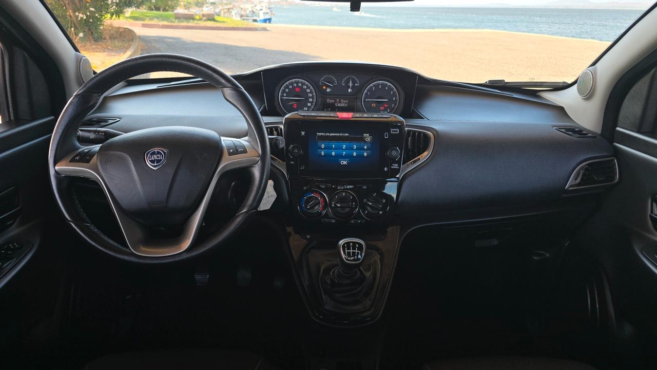 Lancia Ypsilon 1.0 FireFly 5 porte S&S Hybrid Alberta Ferretti
