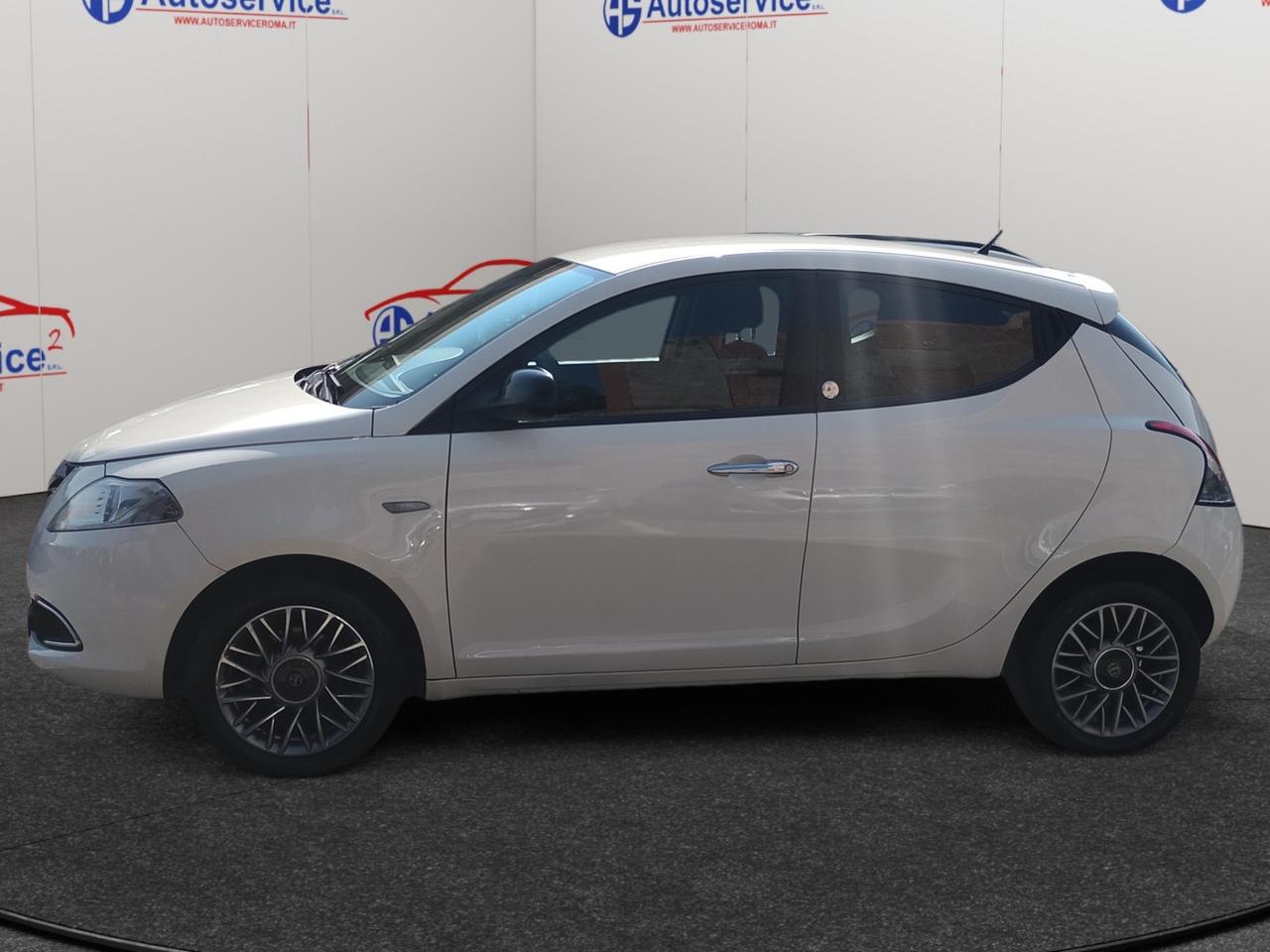 Lancia Ypsilon 5 Porte Ypsilon 1.2 8v Silver ecochic Gpl 69cv