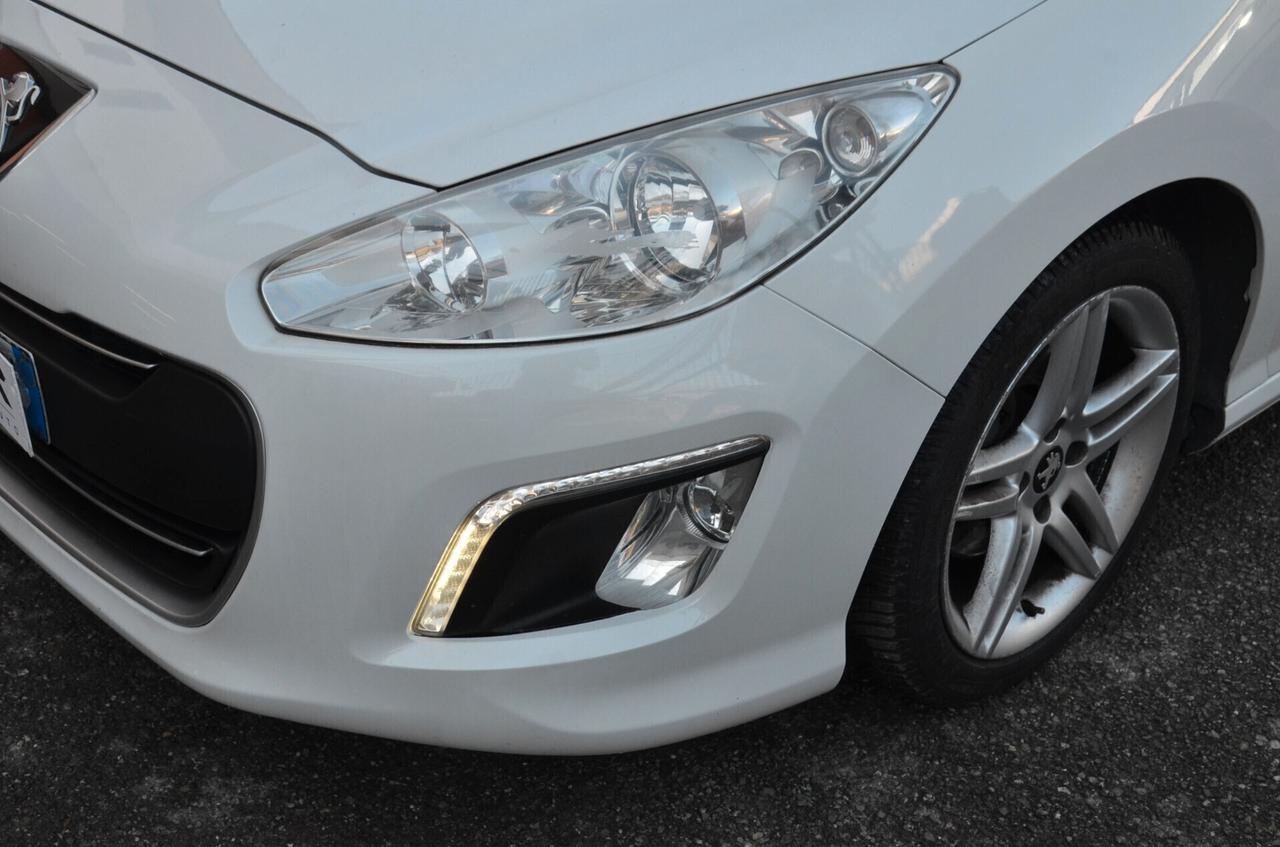 Peugeot 308 1.6 e-HDi 112CV Stop&Start CC Allure
