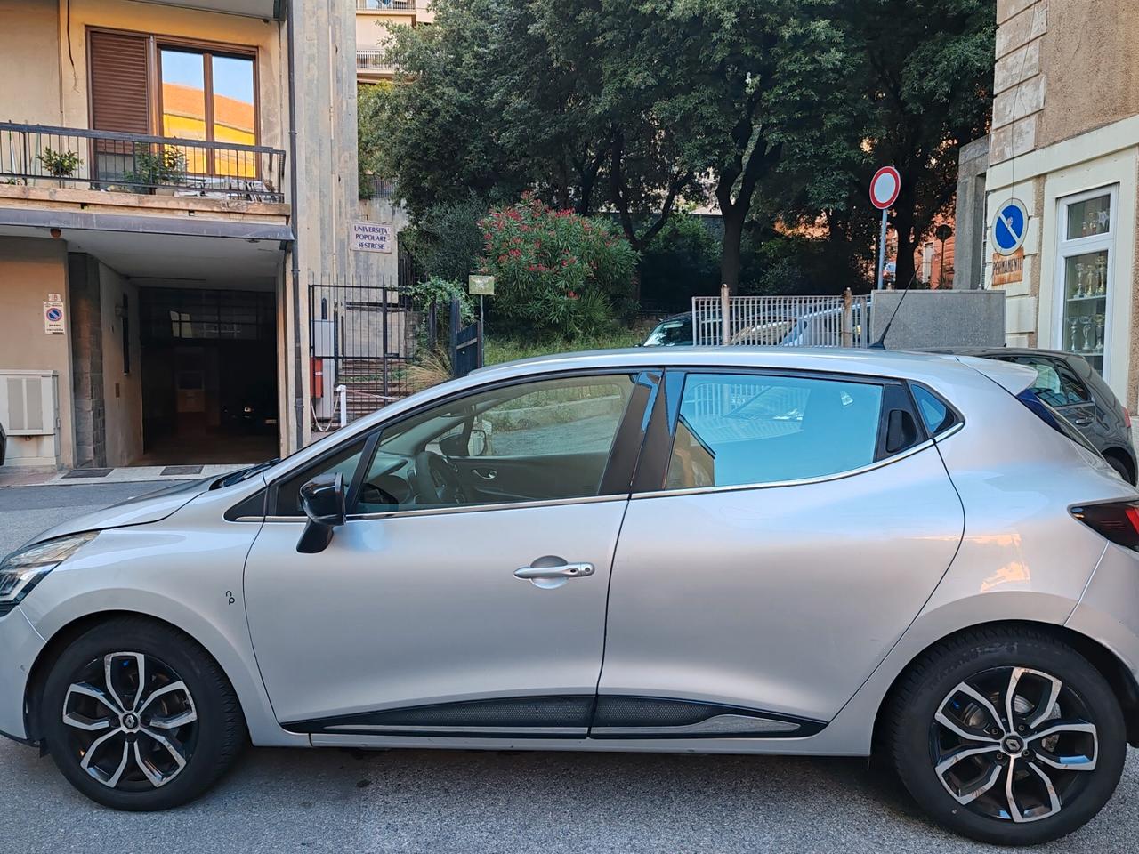 Renault Clio dCi 8V 90 CV 5 porte Moschino Zen