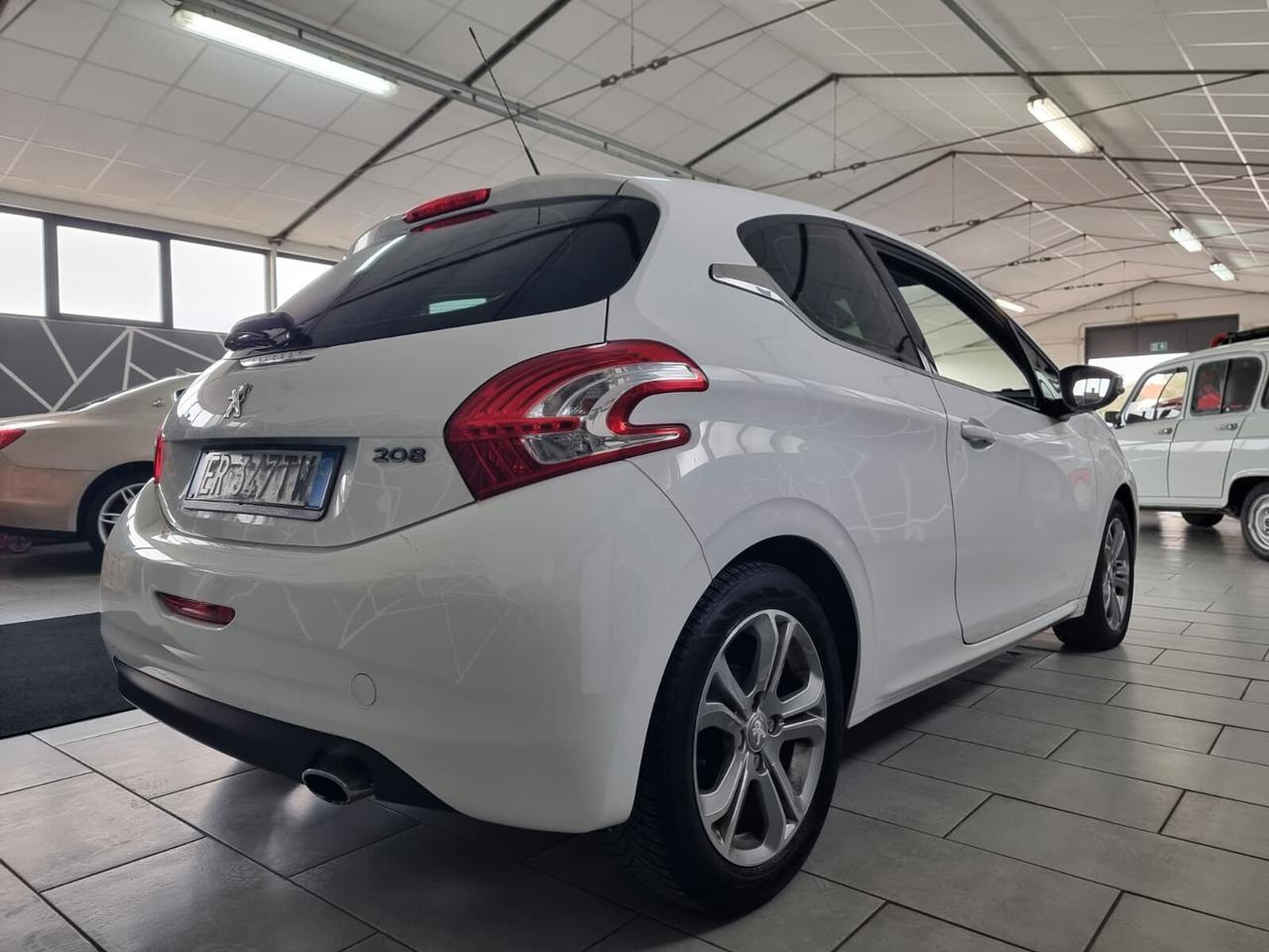 Peugeot 208 1.2 VTi 3 porte Allure NEOPATENTATI