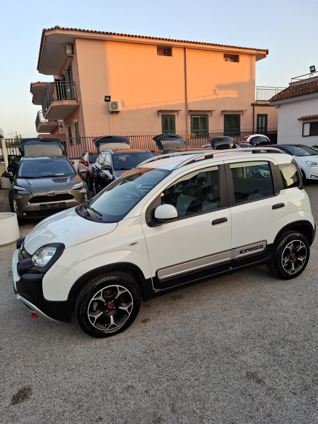 Fiat Panda Cross 1.0 FireFly S&S Hybrid 10.000 km