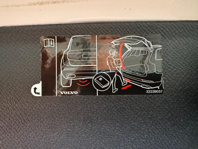 VOLVO XC90 B5 (d) AWD R-design Tetto Panoramico 5 Posti