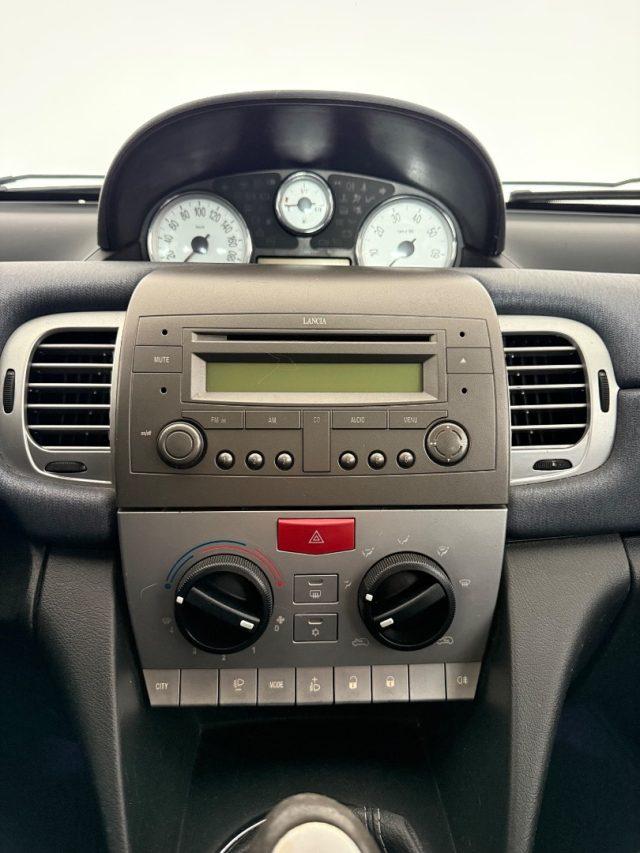 LANCIA Ypsilon 1.2 .Argento